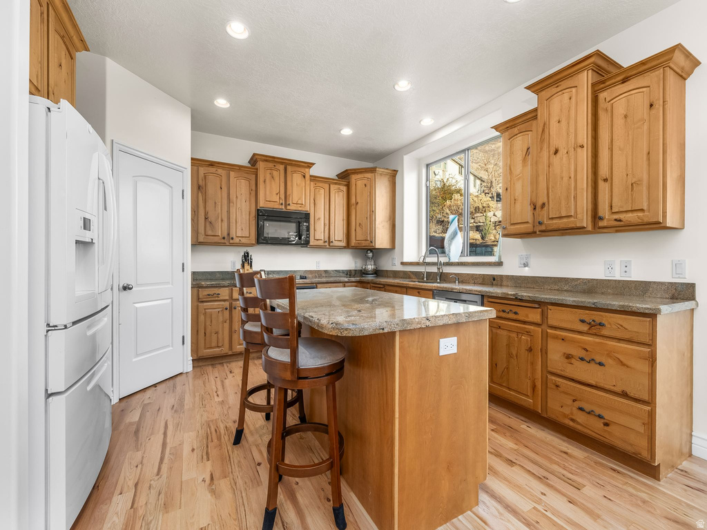 9242 N EMERALD LAKE CV Cedar Hills, UT 84062
