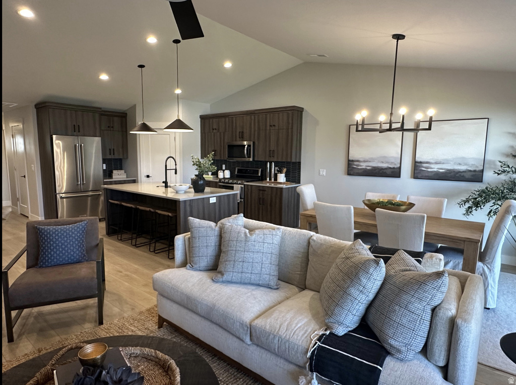 2584 S 2430 ST #502 Syracuse, UT 84075