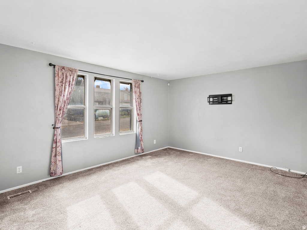 5352 W WESTSLOPE DR Kearns, UT 84118