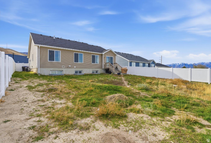 562 W 900 S Tooele, UT 84074