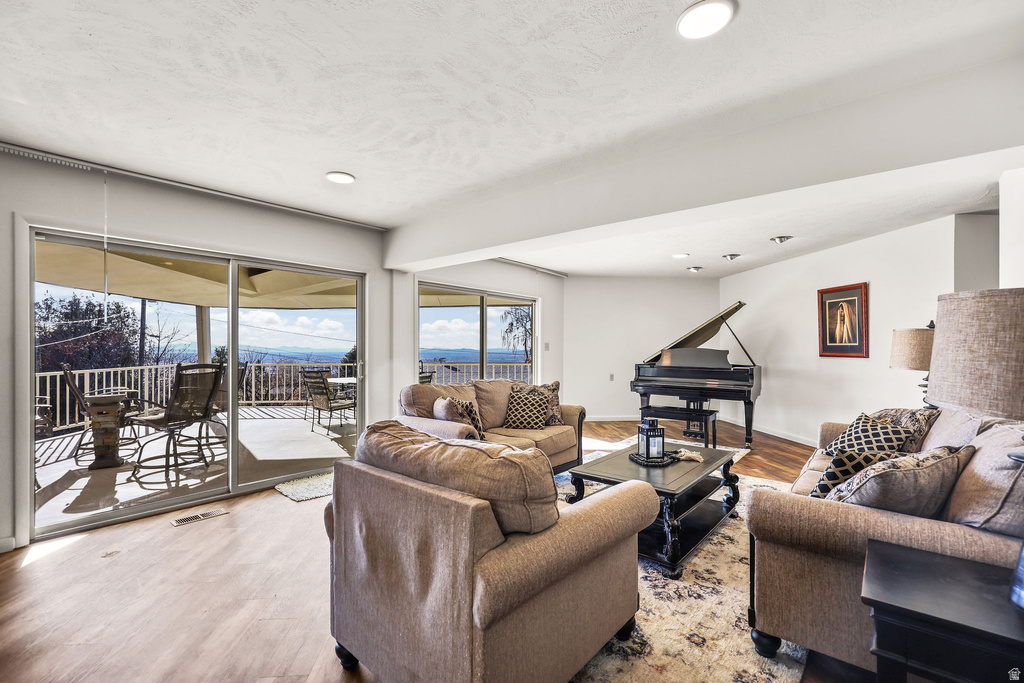 397 W 4125 N Pleasant View, UT 84414