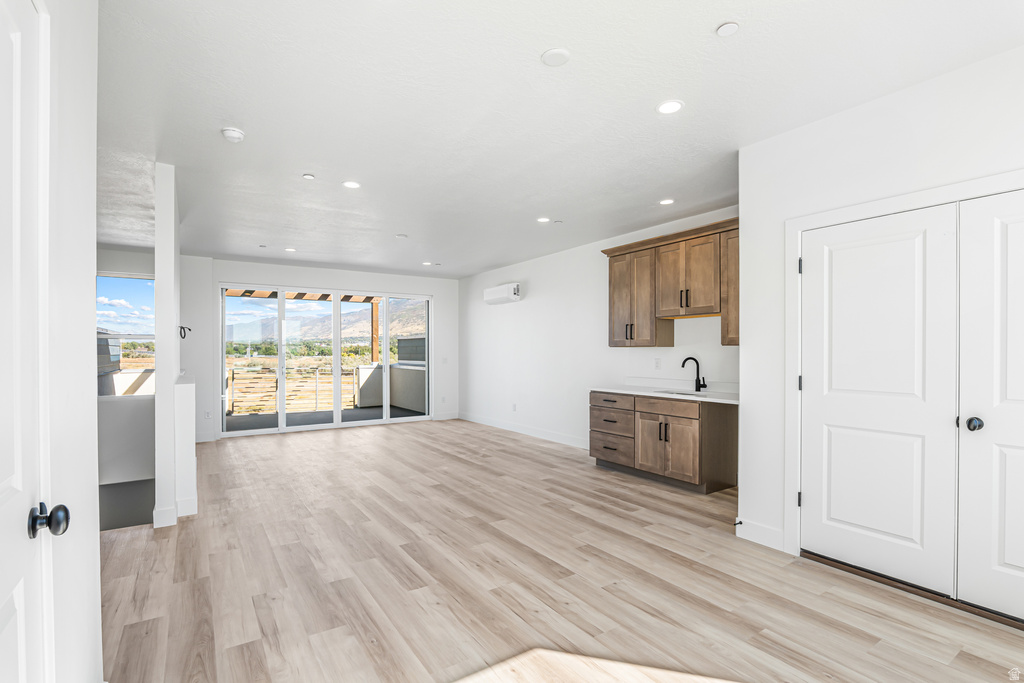 1843 W BURKE LN #103 Farmington, UT 84025