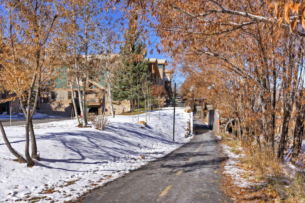 1000 PARK AVE #B-102 Park City, UT 84060