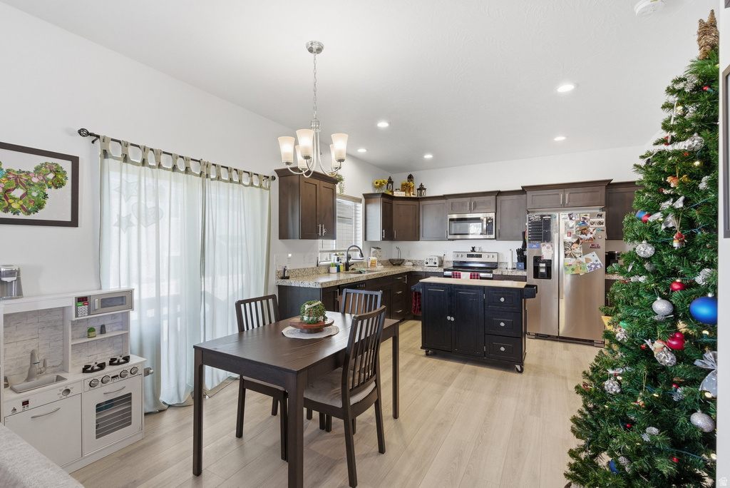 7268 N HIDDEN STEPPE BND Eagle Mountain, UT 84005