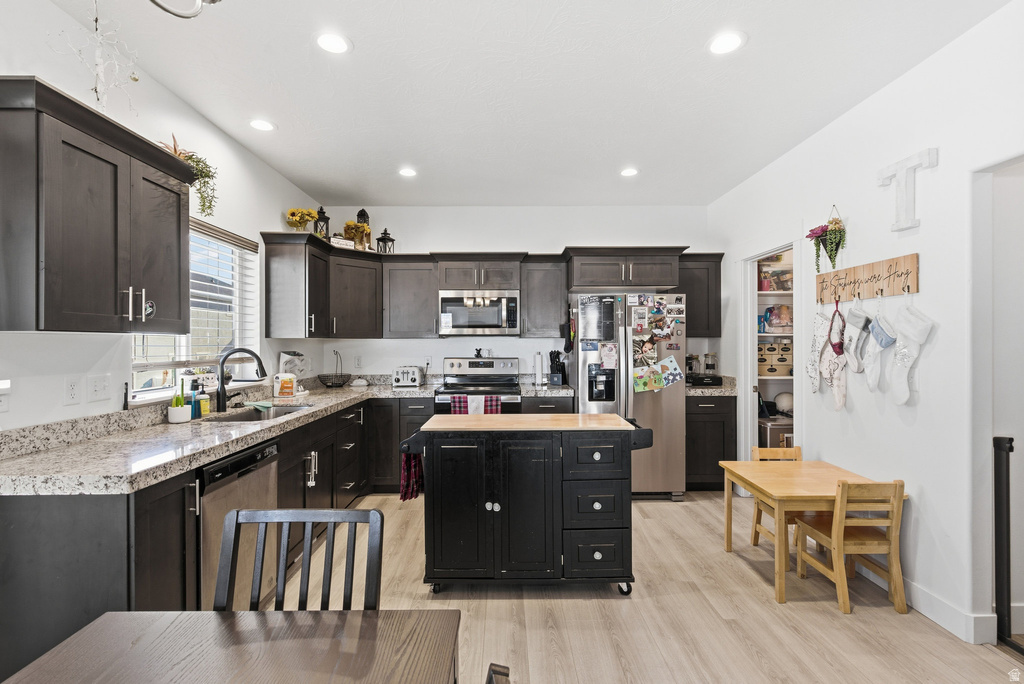 7268 N HIDDEN STEPPE BND Eagle Mountain, UT 84005