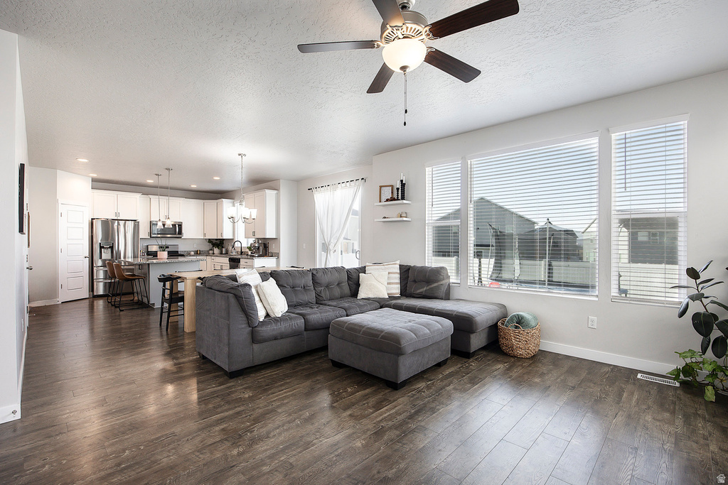 1557 N WOODSIDE DR Spanish Fork, UT 84660