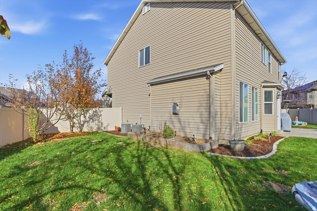 1024 N NEWHAM CT North Salt Lake, UT 84054