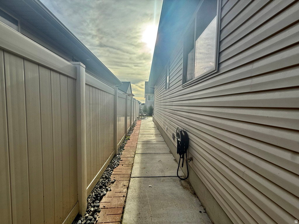 1526 E SHADOW DR Eagle Mountain, UT 84005