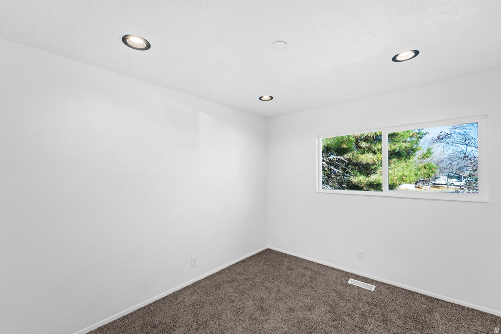 7057 W CIMMARRON DR West Valley City, UT 84128