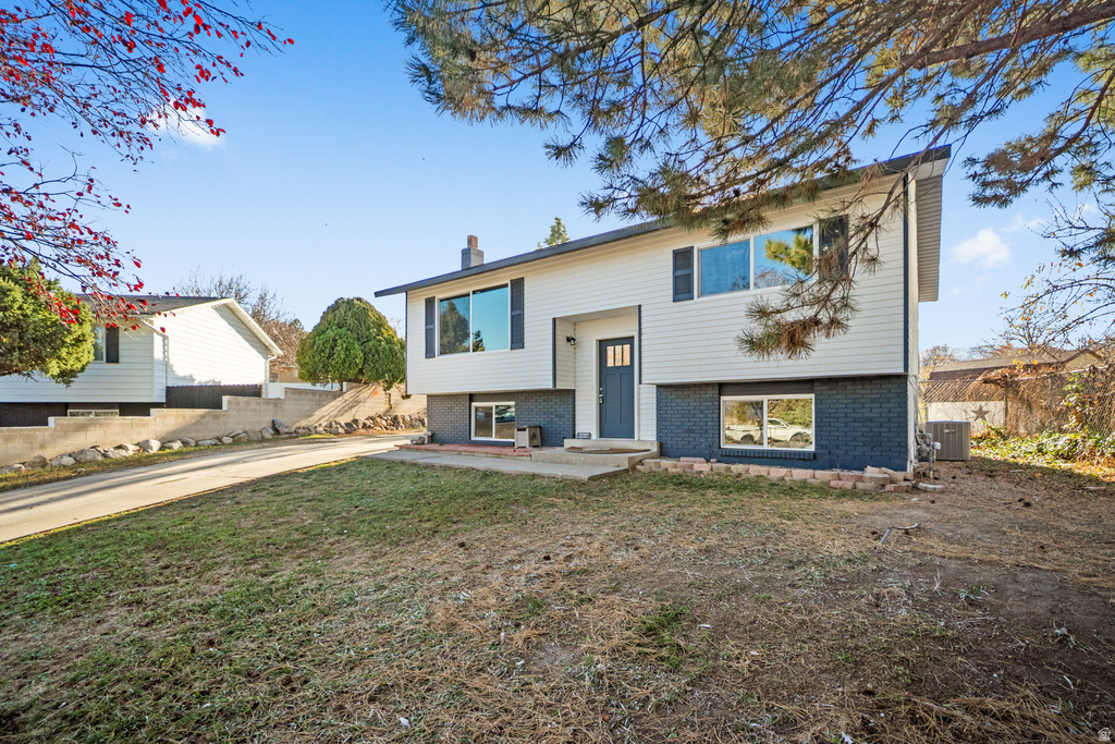 7057 W CIMMARRON DR West Valley City, UT 84128