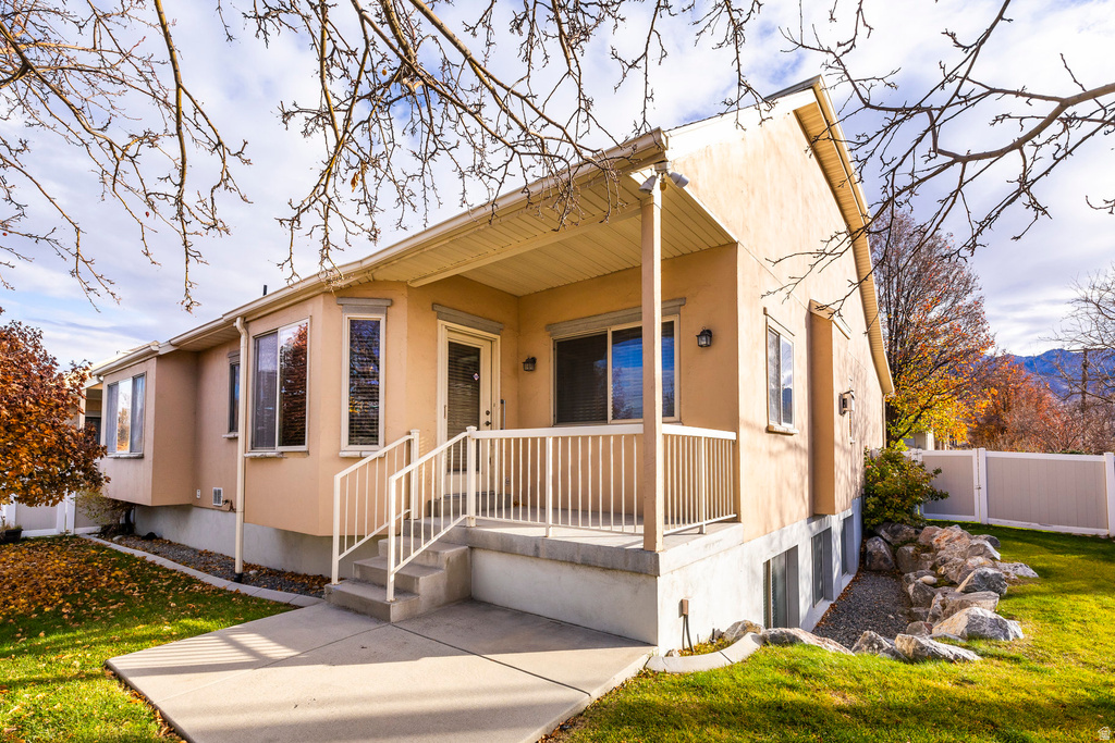 5588 S FARM HILL DR Salt Lake City, UT 84117