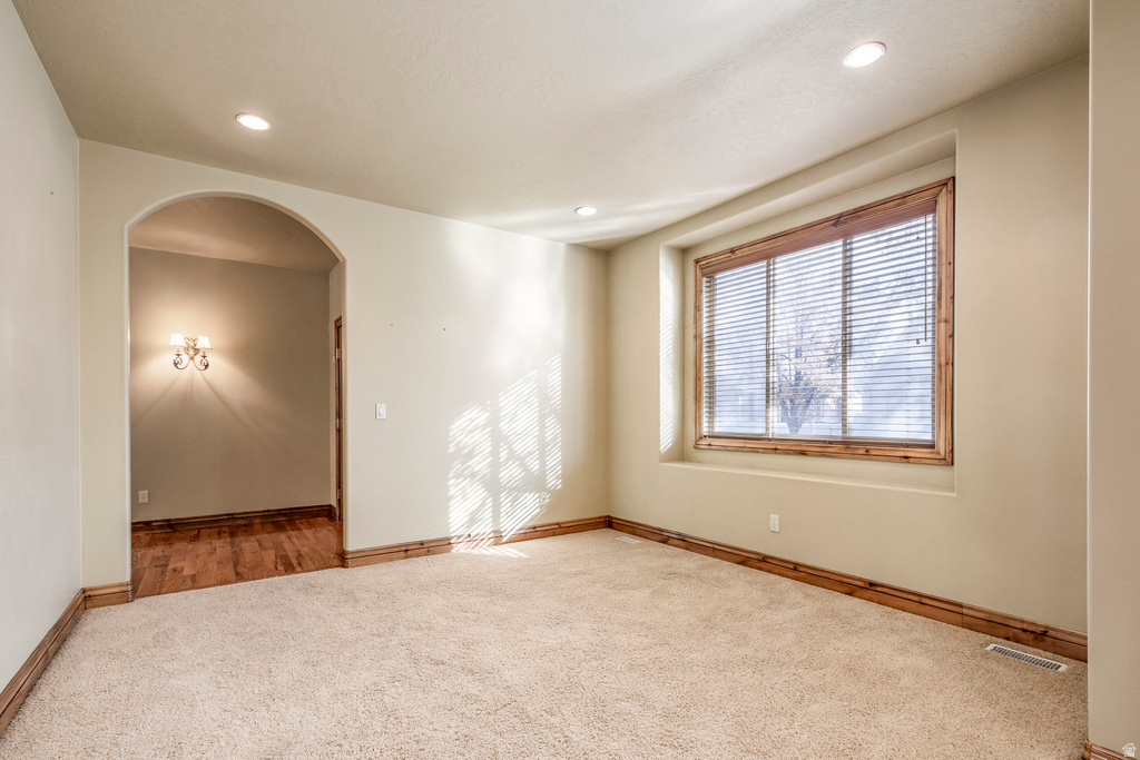 5588 S FARM HILL DR Salt Lake City, UT 84117