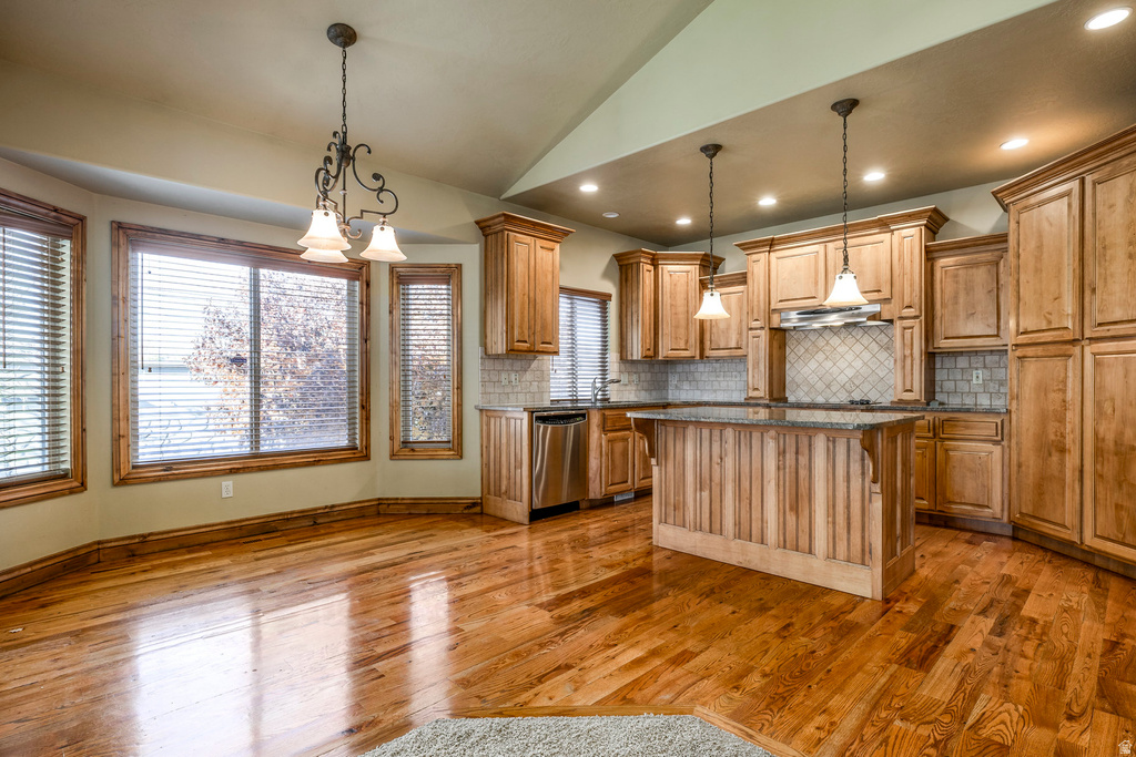 5588 S FARM HILL DR Salt Lake City, UT 84117