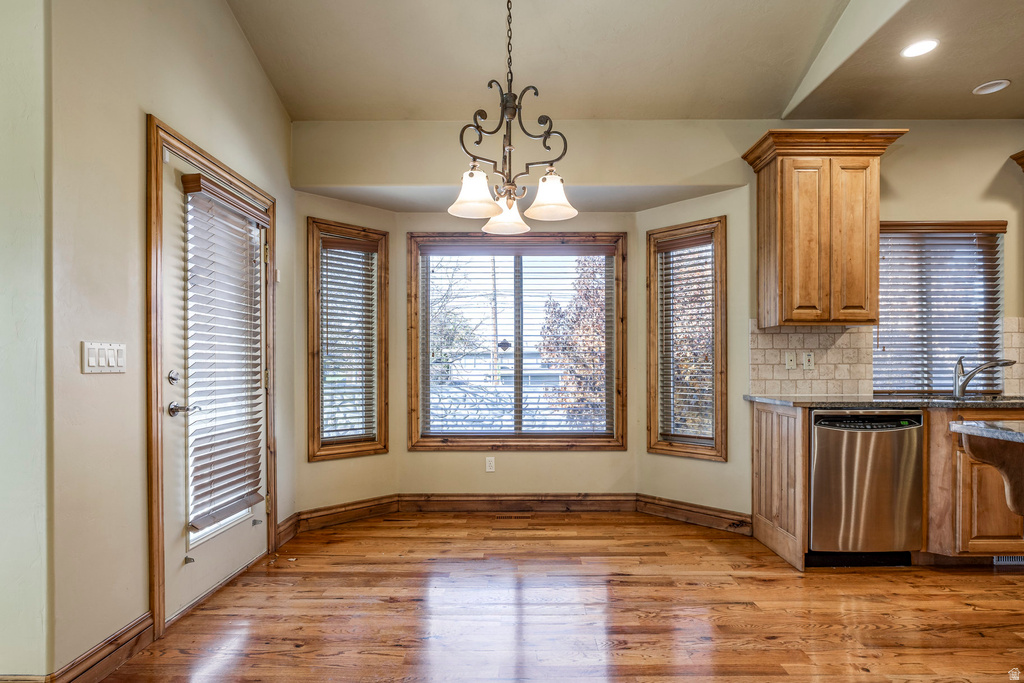 5588 S FARM HILL DR Salt Lake City, UT 84117