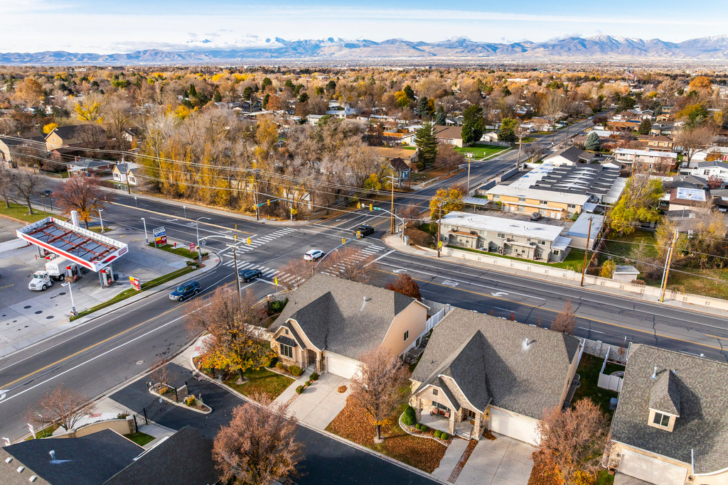 5588 S FARM HILL DR Salt Lake City, UT 84117