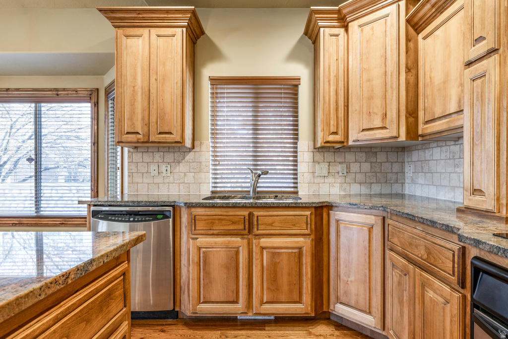 5588 S FARM HILL DR Salt Lake City, UT 84117