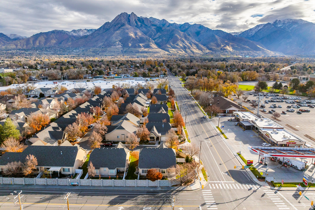 5588 S FARM HILL DR Salt Lake City, UT 84117