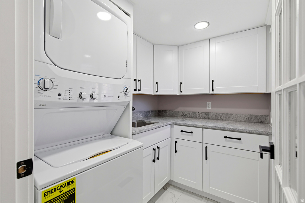 1972 E LA CRESTA DR Cottonwood Heights, UT 84121