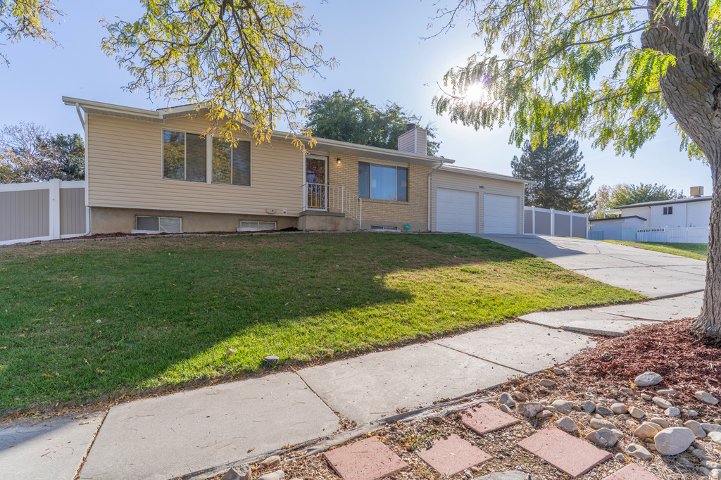 1451 W BLUEMONT DR Taylorsville, UT 84123