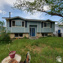 5615 S Honeysuckle Way