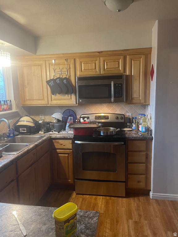 5615 S HONEYSUCKLE WAY Salt Lake City, UT 84118