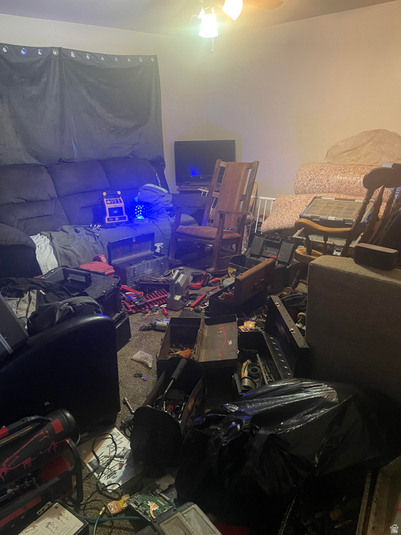 5615 S HONEYSUCKLE WAY Salt Lake City, UT 84118