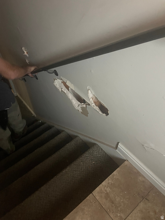 5615 S HONEYSUCKLE WAY Salt Lake City, UT 84118