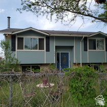 5615 S HONEYSUCKLE WAY Salt Lake City, UT 84118