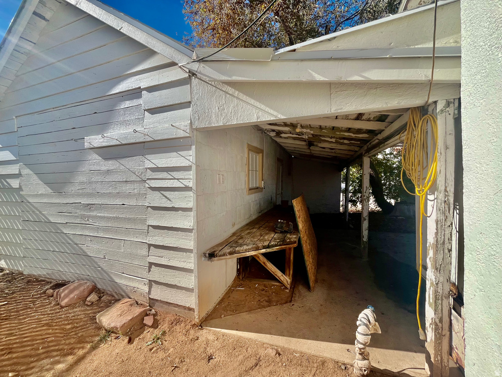 94 E 100 N Moab, UT 84532