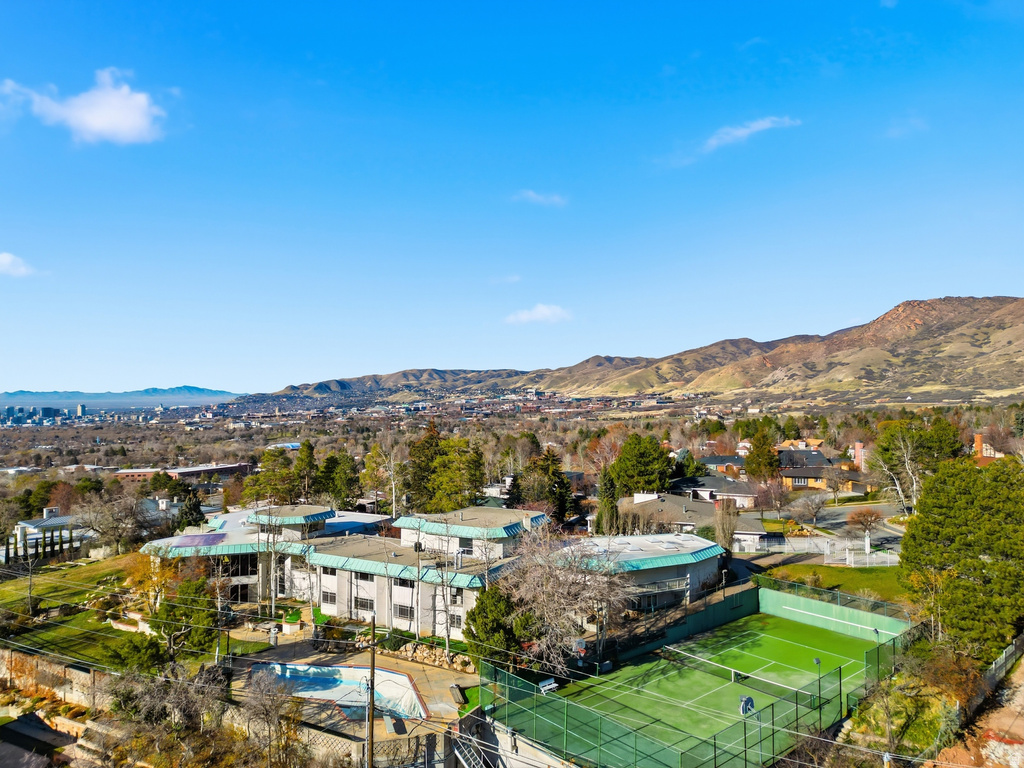 2790 E LANCASTER DR Salt Lake City, UT 84108