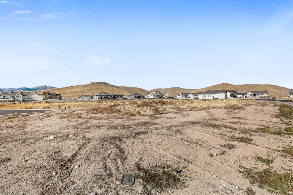 9709 N HIBISCUS LN Eagle Mountain, UT 84005