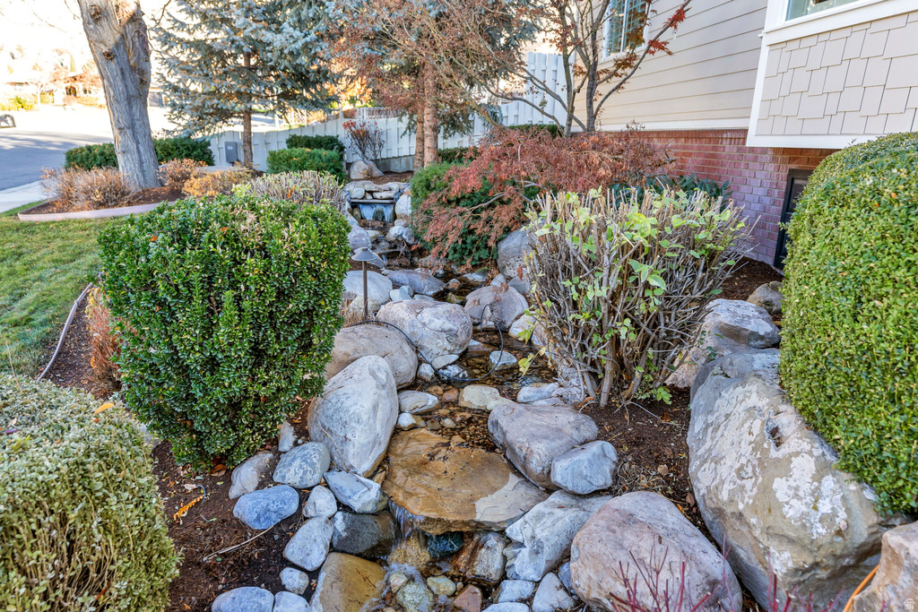 1096 E 2500 N Provo, UT 84604