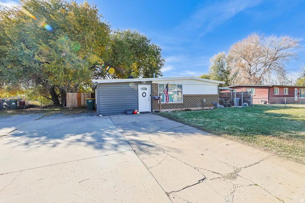 392 N ANN ST Clearfield, UT 84015