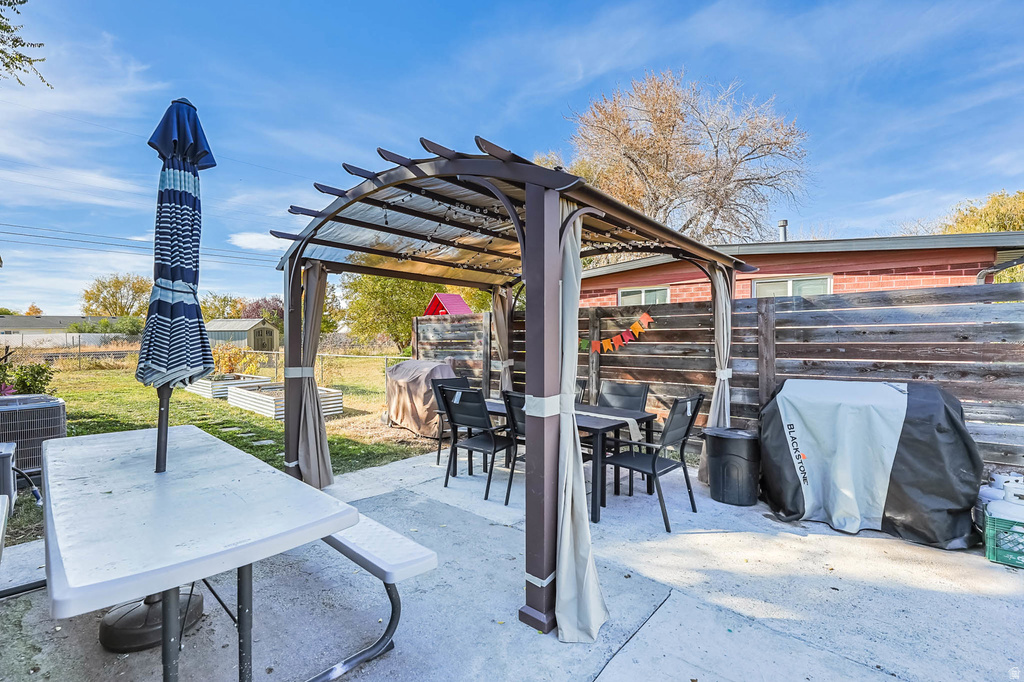 392 N ANN ST Clearfield, UT 84015