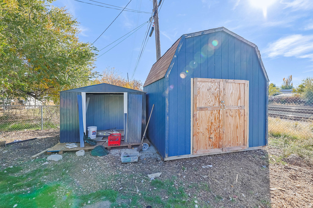 392 N ANN ST Clearfield, UT 84015