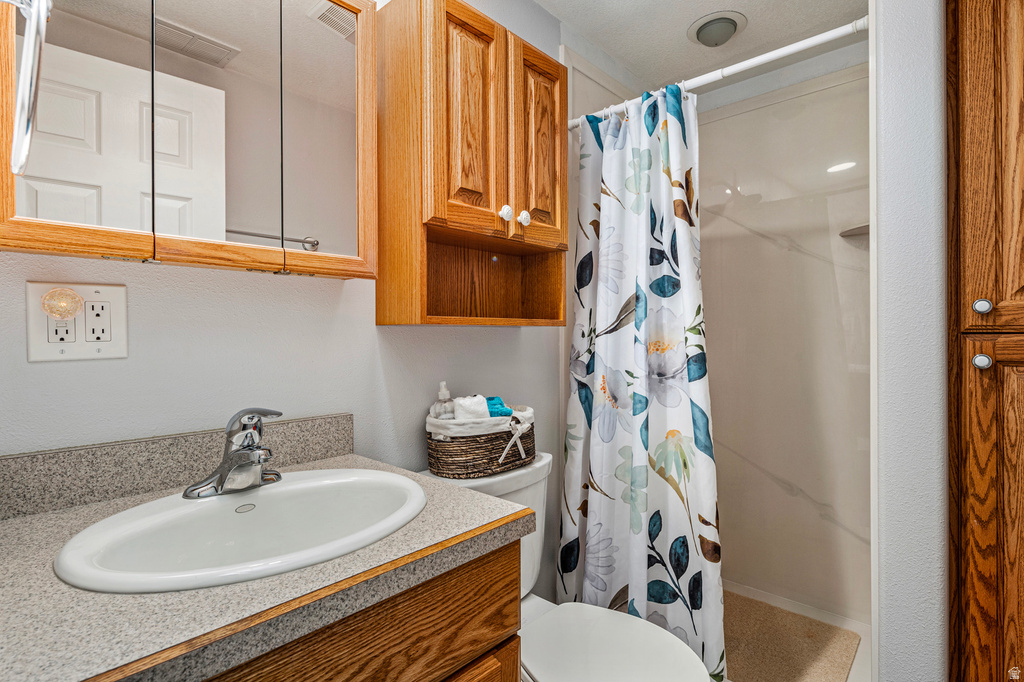 4725 N MULE TRAIN Enoch, UT 84721