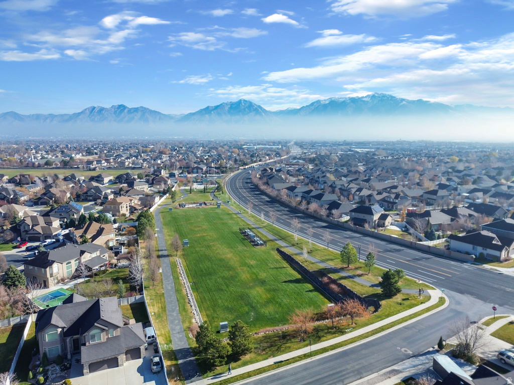 10426 S MILLERTON DR South Jordan, UT 84009