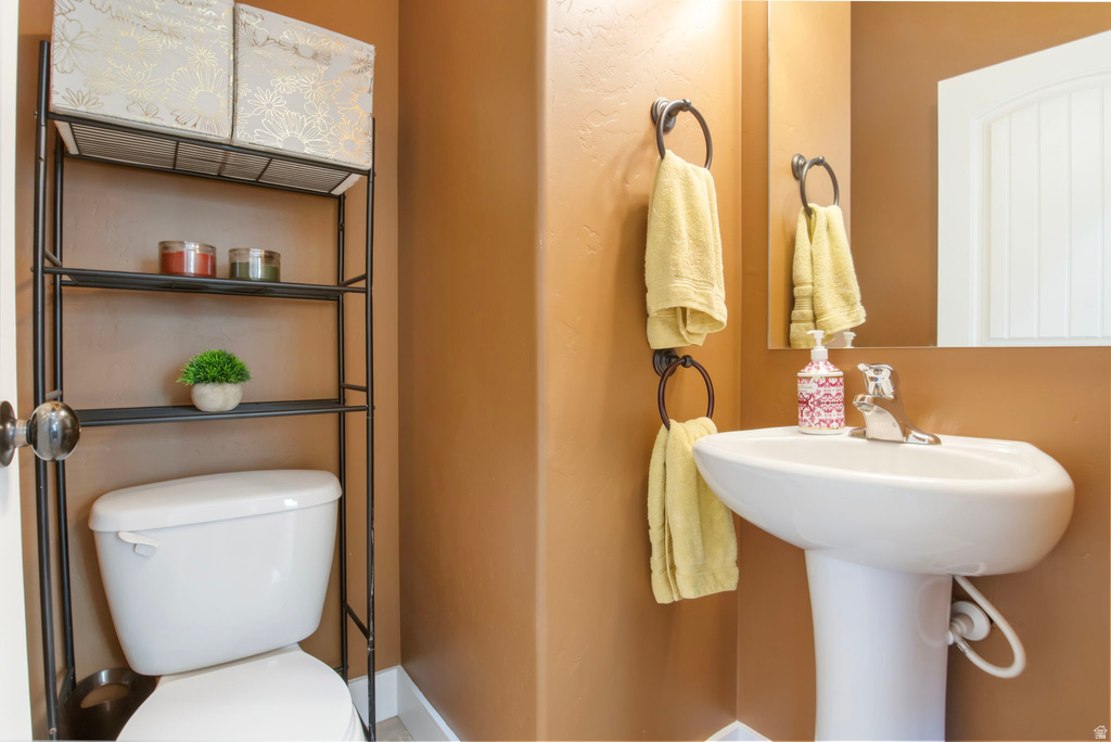 10426 S MILLERTON DR South Jordan, UT 84009