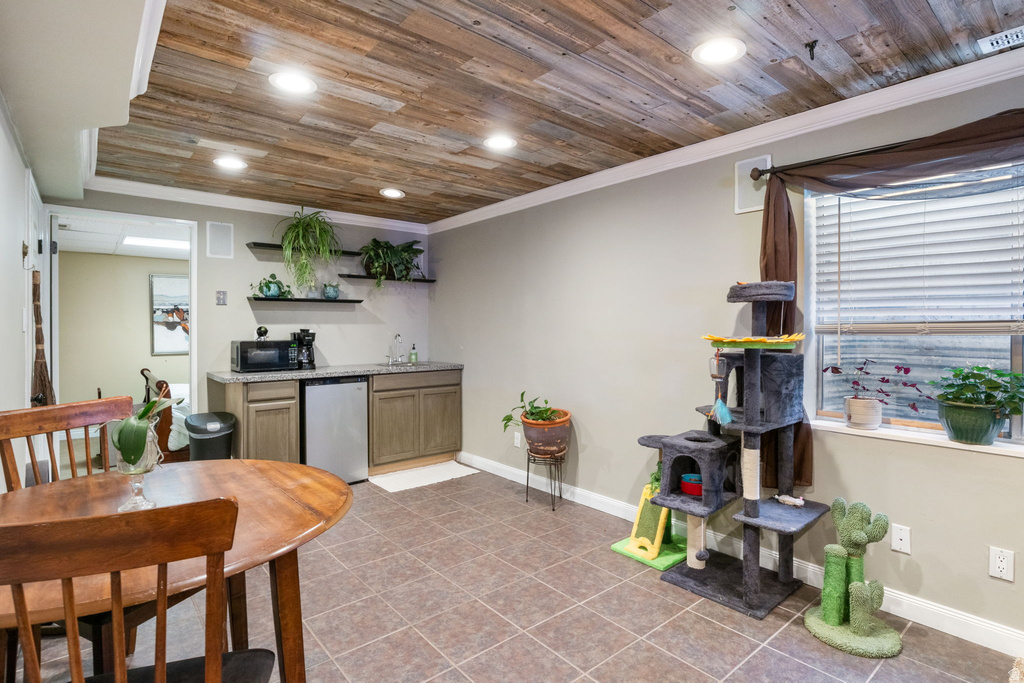 5798 W PLUMBAGO AVE Salt Lake City, UT 84118