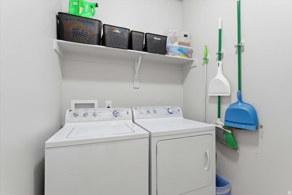 2326 N PENSTEMON WAY Lehi, UT 84048