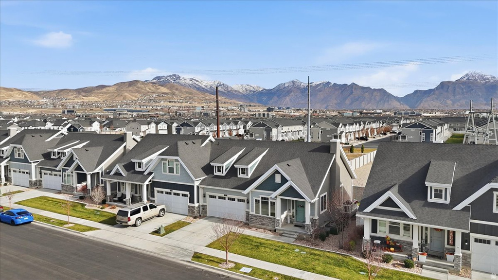 2326 N PENSTEMON WAY Lehi, UT 84048