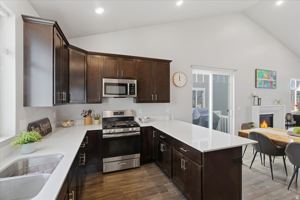 2326 N PENSTEMON WAY Lehi, UT 84048