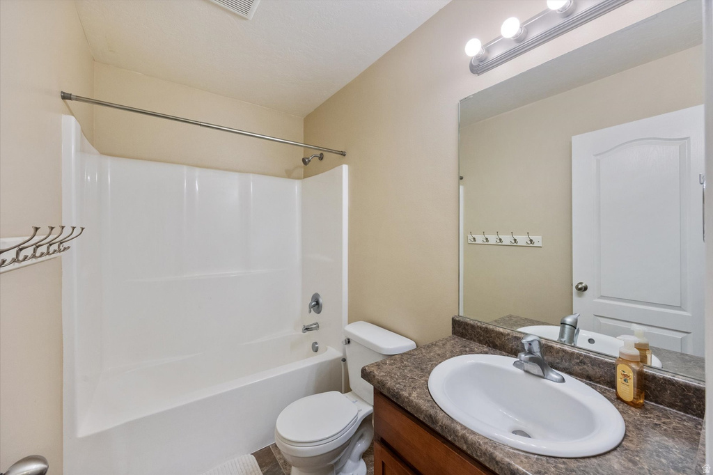 3732 N TUMWATER WEST DR Eagle Mountain, UT 84005