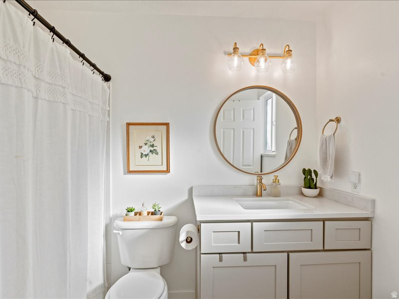 943 W 60 N Layton, UT 84041