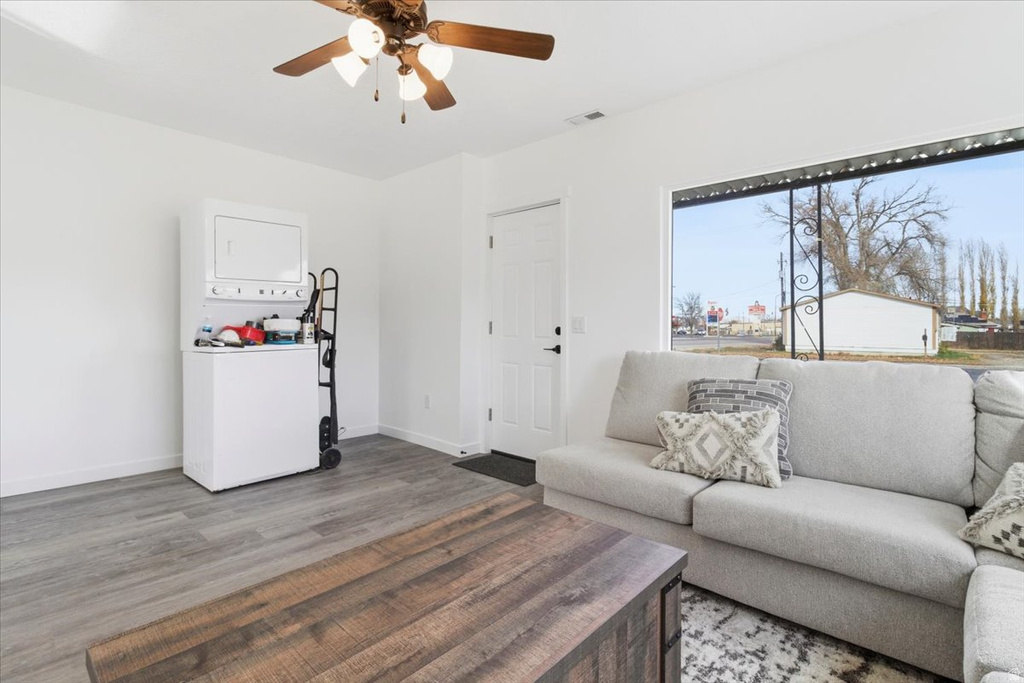 12 E 200 S Salina, UT 84654