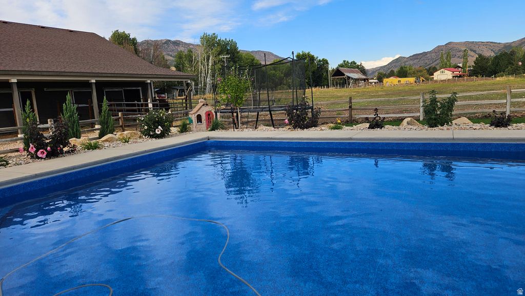 560 S 8600 E Huntsville, UT 84317