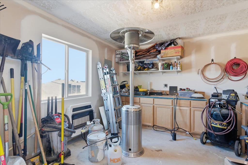 560 S 8600 E Huntsville, UT 84317