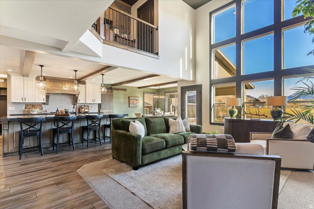 560 S 8600 E Huntsville, UT 84317