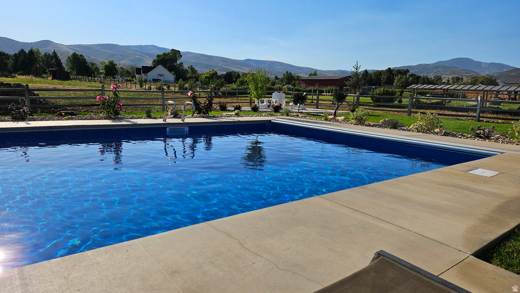 560 S 8600 E Huntsville, UT 84317