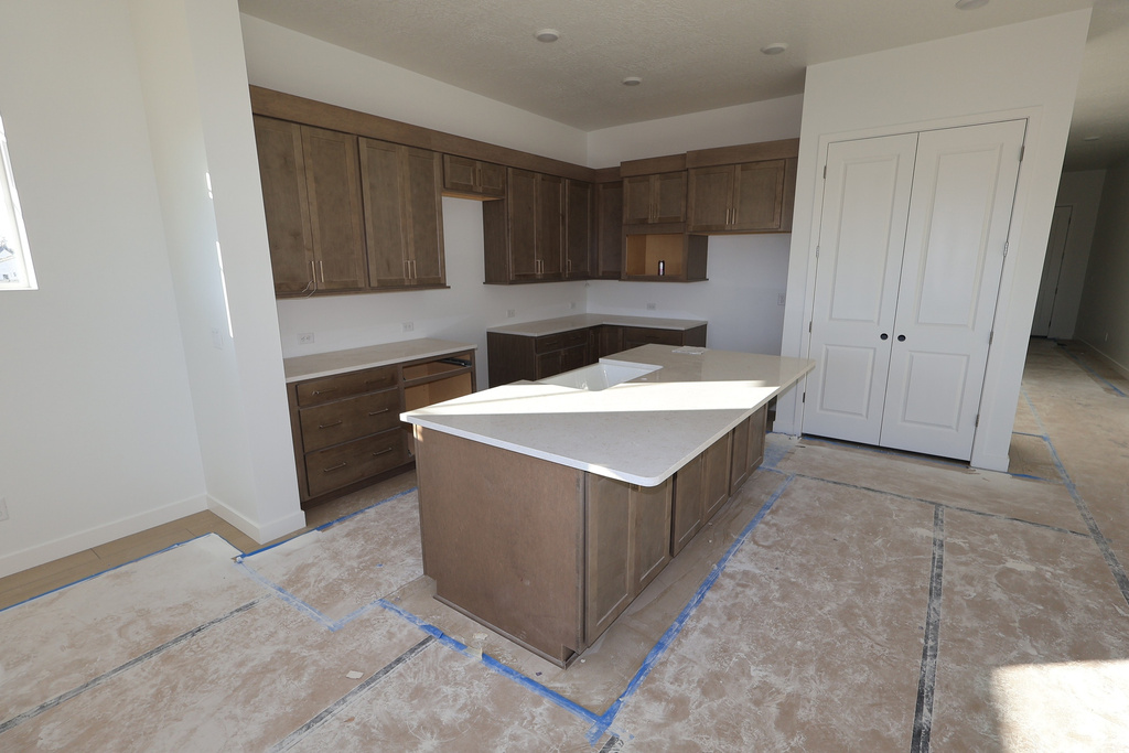 1308 E LARKSPUR WAY Layton, UT 84040